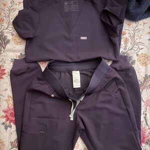 Figs Women's Deep Purple Jogger Set